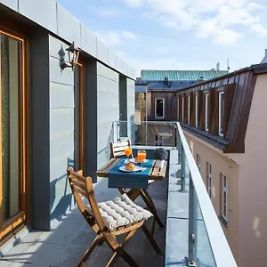 https://modern-apartment-prague.praguehotelsweb.com